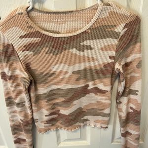 American Eagle Camo cropped long sleeve sweater size small.